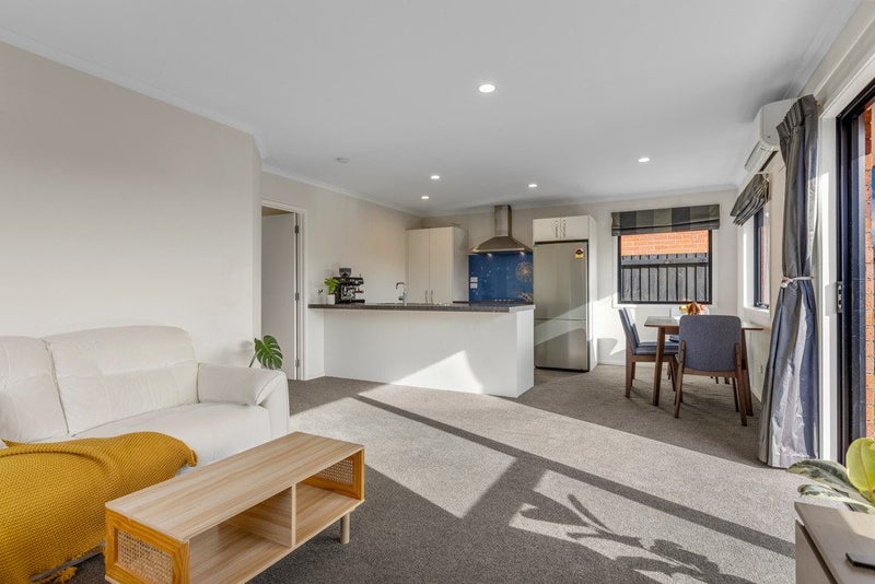 5 Limbrick Crescent, Wigram, Christchurch - Carousel 2