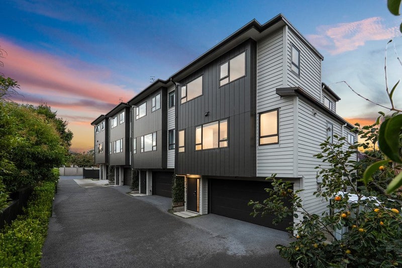 4D Fowler Street, Northcote, Auckland - Carousel 1