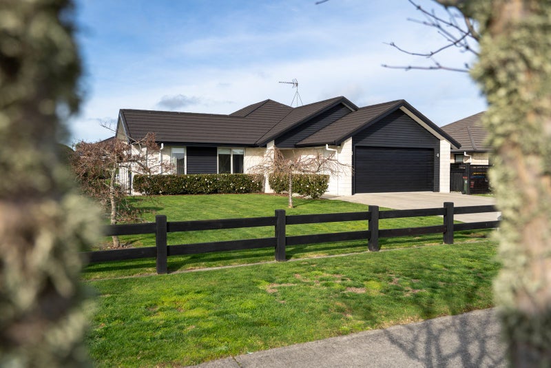 32 West Thompson Street, Leamington, Cambridge - Carousel 1