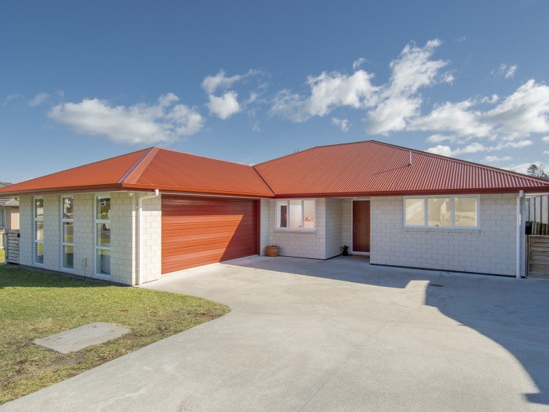 6 Rochfort Crescent, Pyes Pa, Tauranga - Carousel 2