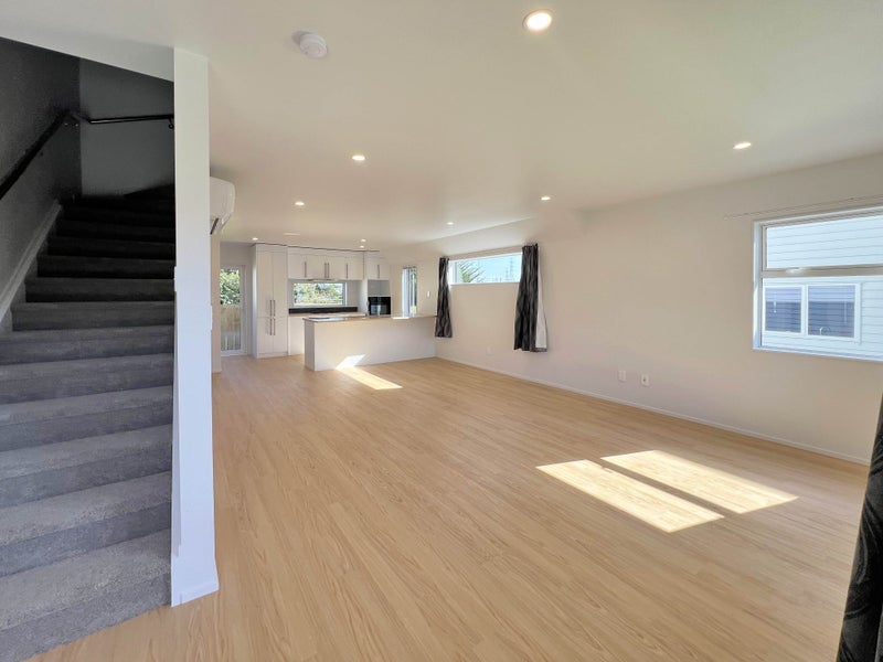 4/16 Gaye Crescent, Ōtara, Auckland - Carousel 2