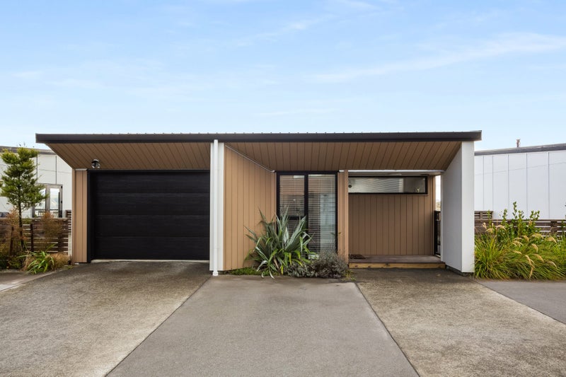 36 Red Beech Avenue, Woodridge, Wellington - Carousel 1