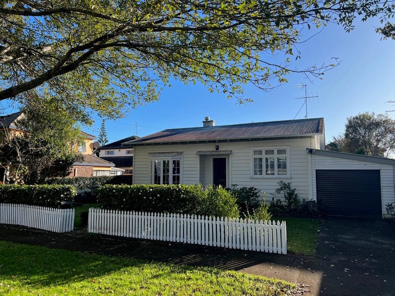 21A Oak Street, Royal Oak, Auckland - Carousel 1