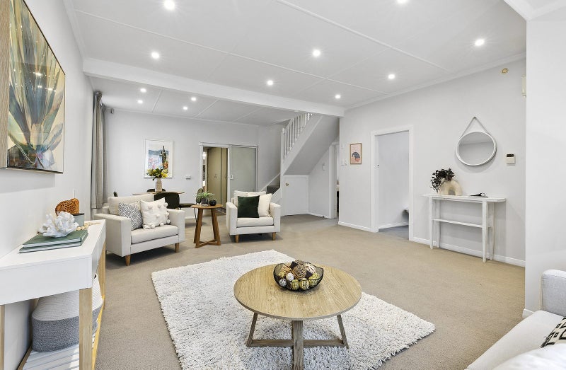 64 Apu Crescent, Lyall Bay, Wellington - Carousel 2