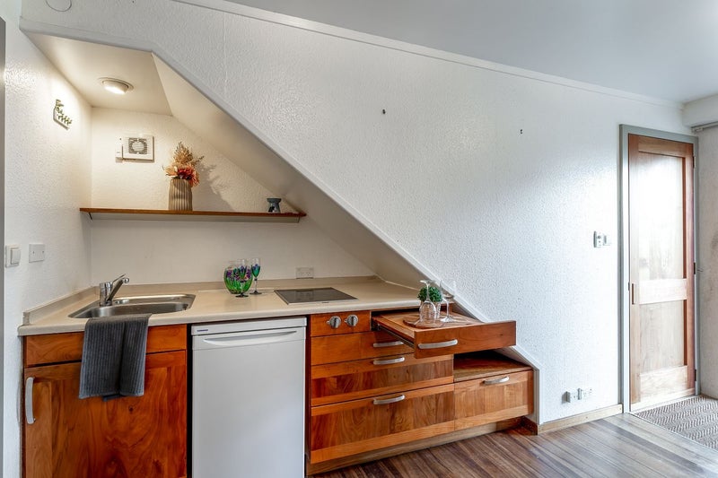 2 Kauri Point Road, Laingholm, Auckland - Carousel 2