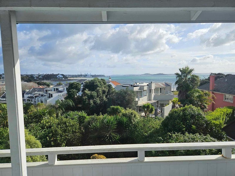 2/8 Clarendon Road, St Heliers, Auckland - Carousel 1