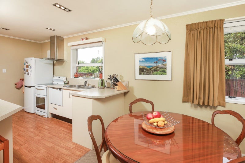 21 Pulham Crescent, Queenwood, Hamilton - Carousel 2