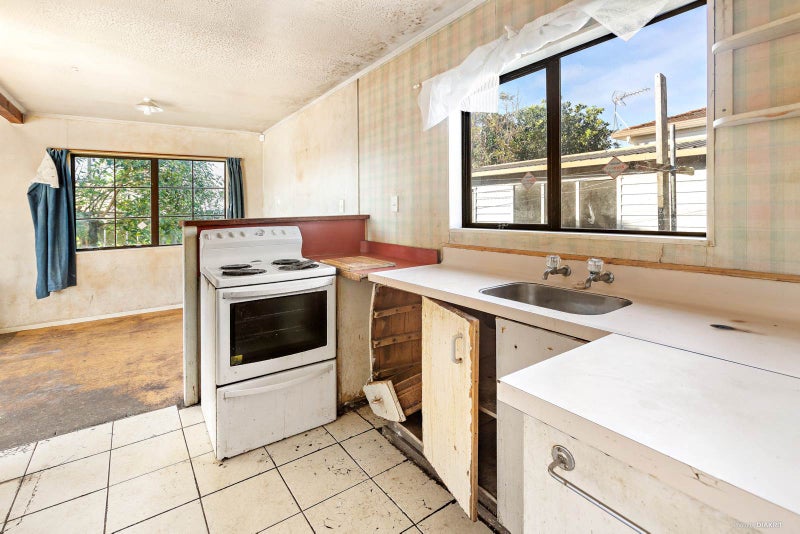 1/4 Myna Place, Weymouth, Auckland - Carousel 2