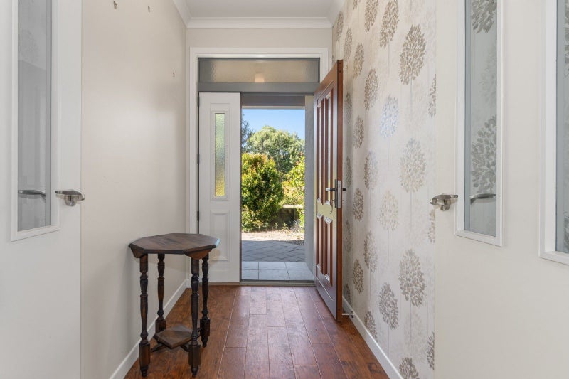 1 Tarn Close, Pyes Pa, Tauranga - Carousel 2