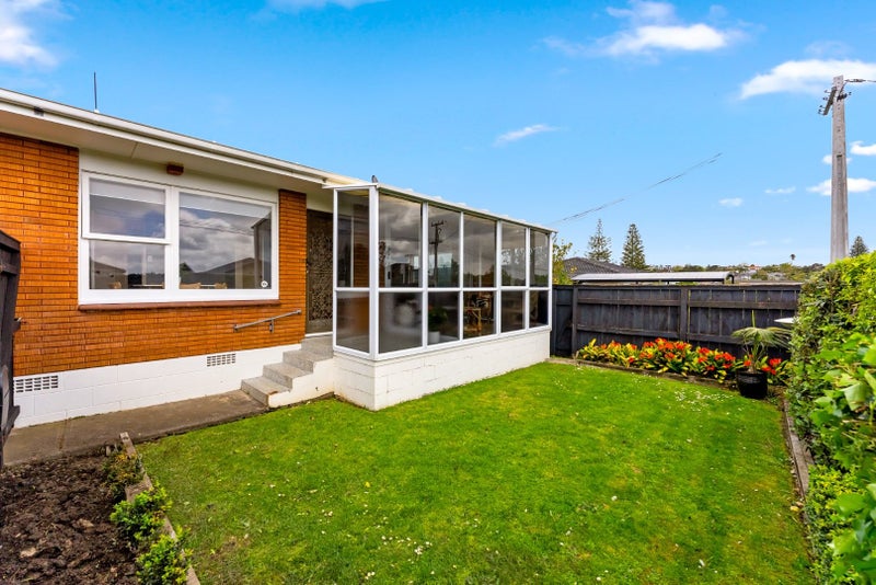 1/4 Waterloo Road, Milford, Auckland - Carousel 22