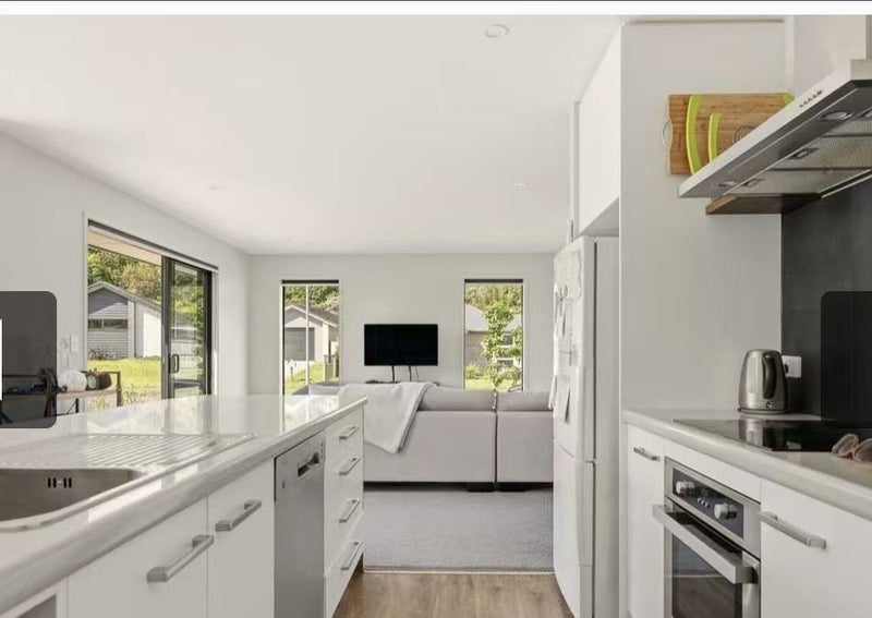 72 Pakanga Grove, Pyes Pa, Tauranga - Carousel 2