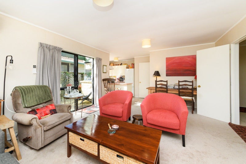 1/90 Florence Avenue, Palmerston North, Palmerston North - Carousel 2