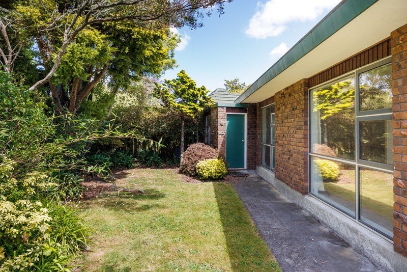 8C Ihaka Street, Hokowhitu, Palmerston North - Carousel 24