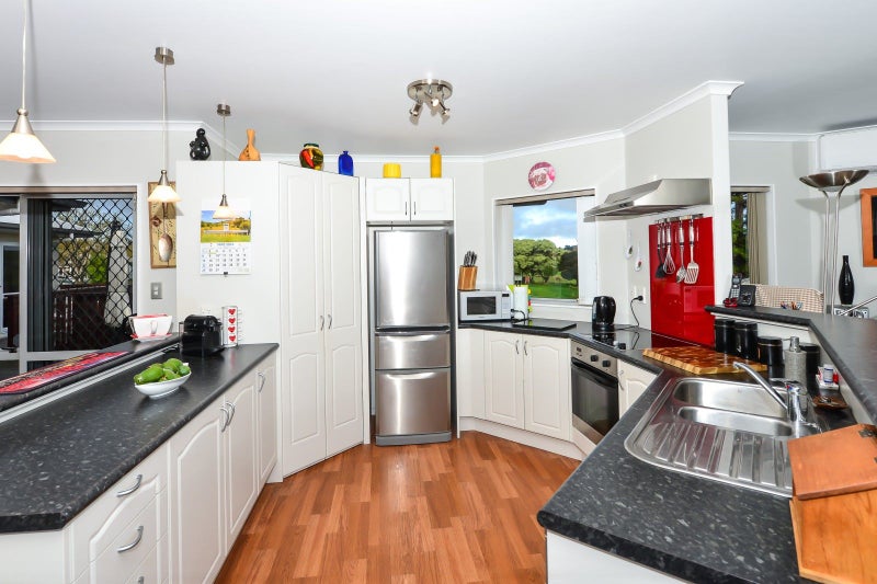 22 Palm Grove Drive, Western Heights, Hamilton - Carousel 2