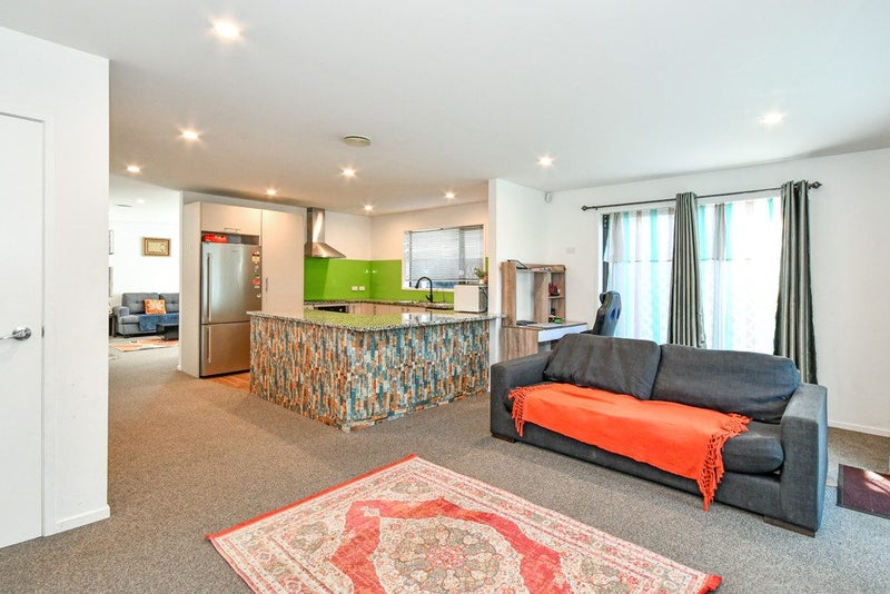 42B Vine Street, Mangere East, Auckland - Carousel 2