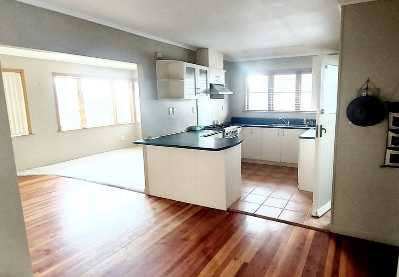 184 Hillsborough Road, Hillsborough, Auckland - Carousel 2