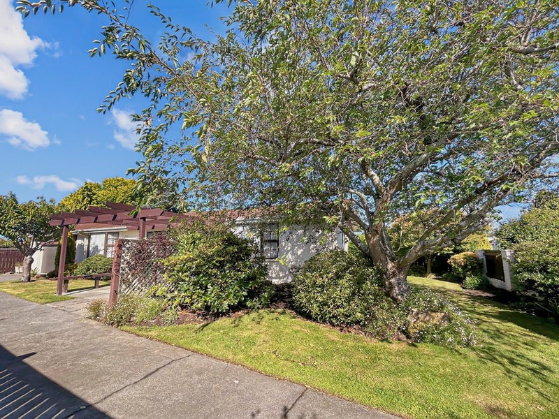9 Waterford Drive, Winton, Winton - Carousel 18