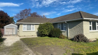 24 Vancouver Crescent, Wainoni, Christchurch - Carousel 1