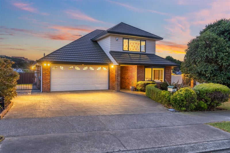 70 Samwell Drive, Whitby, Porirua - Carousel 1