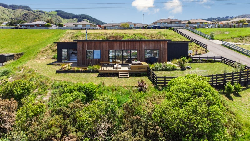 47 Percy Kinsman Crescent, Riverstone Terraces, Upper Hutt - Carousel 1