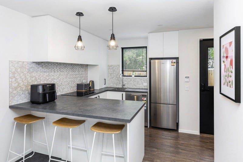 2/677 Worcester Street, Linwood, Christchurch - Carousel 1