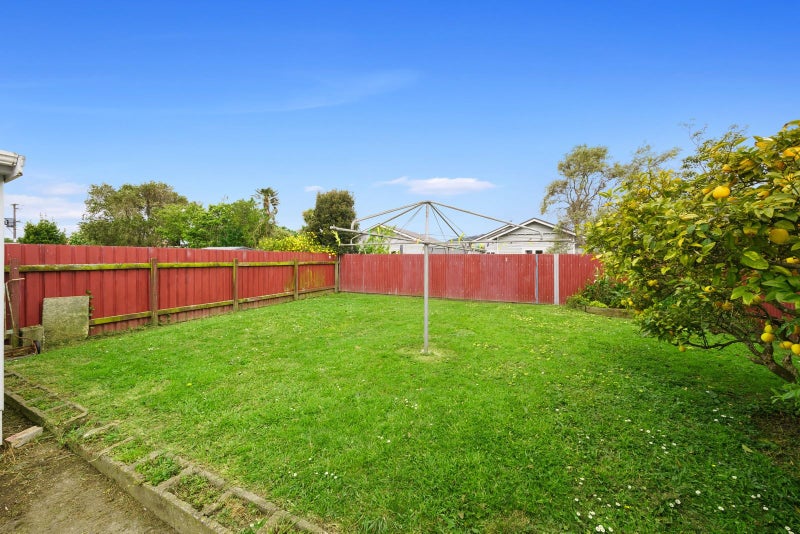 154 Cuba Street, Petone, Lower Hutt - Carousel 10