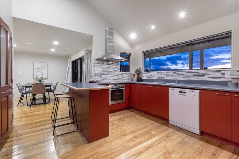 30 Kinloch Place, Papakowhai, Porirua - Carousel 2