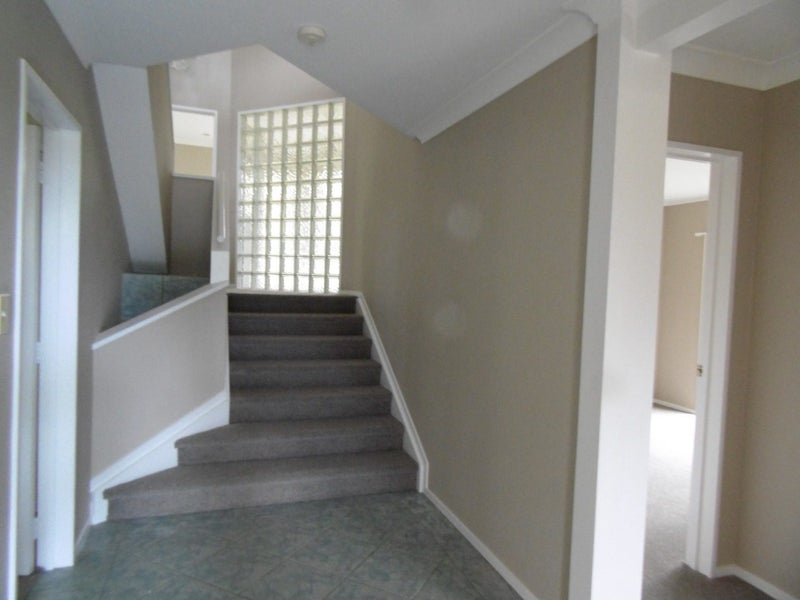 1/100 Simmental Crescent, Somerville, Manukau - Carousel 2