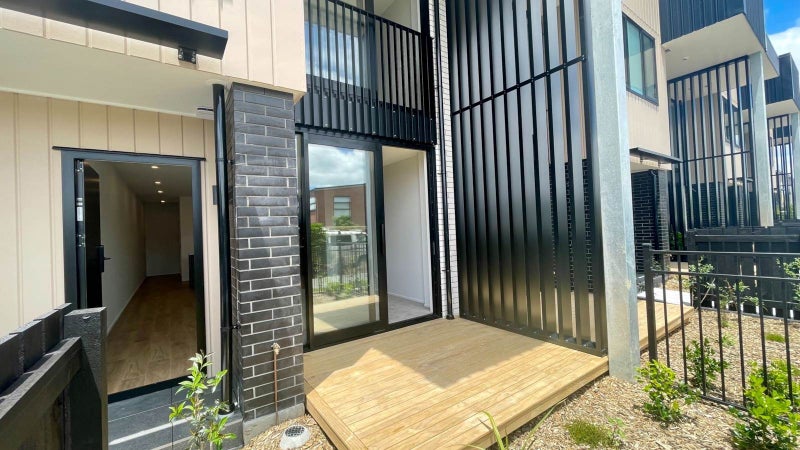 7/18 Karengo Street, Long Bay, Auckland - Carousel 2