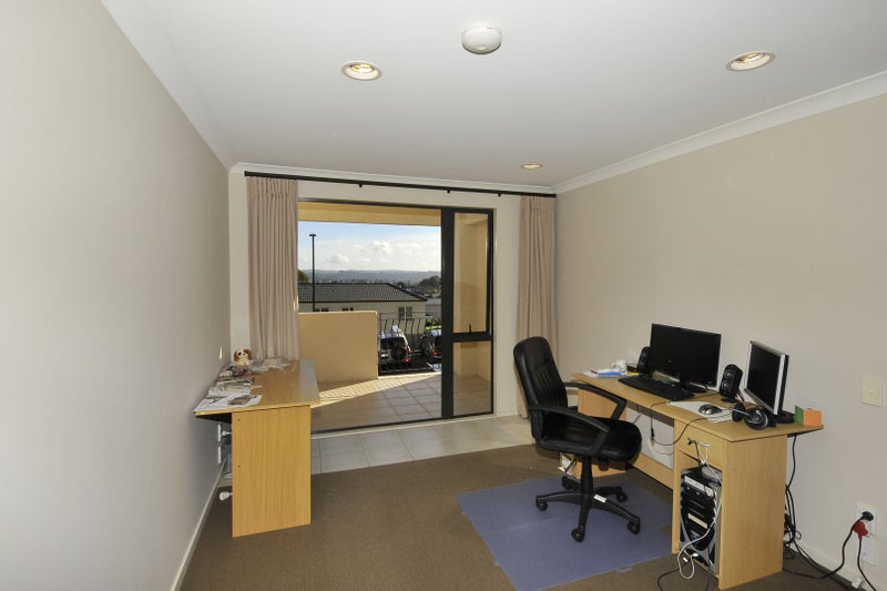 5/8 Monte Cassino Place, Birkdale, Auckland - Carousel 2