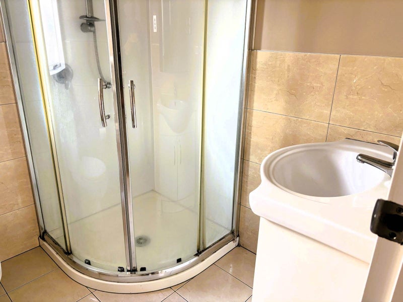 11 Liscooly Place, Flat Bush, Auckland - Carousel 5