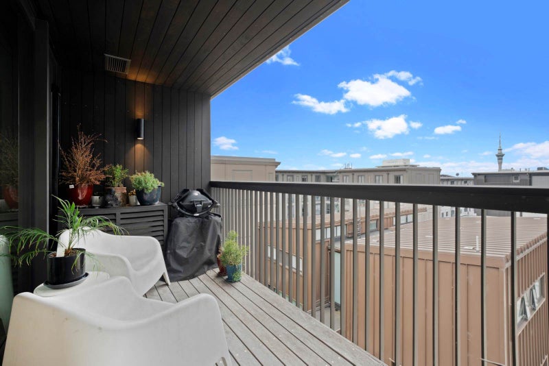 216/38 Khyber Pass Road, Grafton, Auckland - Carousel 2