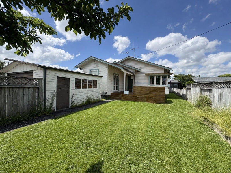 16 Braid Road, St Andrews, Hamilton - Carousel 2