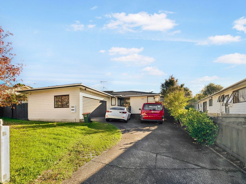 11 Lowburn Place, Clover Park, Auckland - Carousel 1