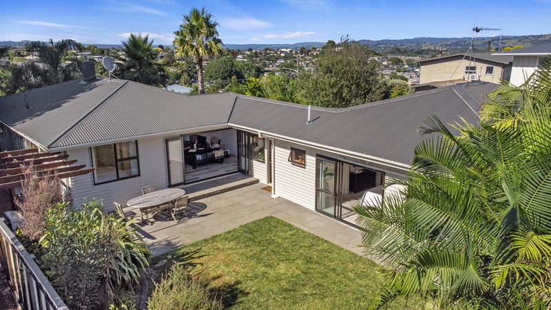 23 Sherwood Street, Otumoetai, Tauranga - Carousel 1