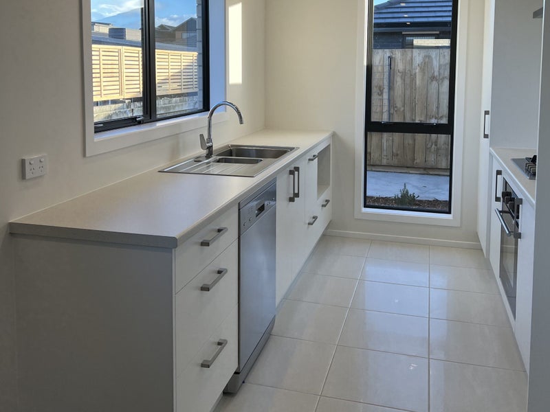 4/221 Baverstock Road, Grandview Heights, Hamilton - Carousel 2