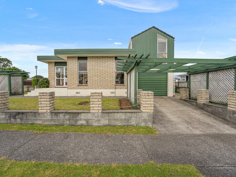 5C Riversdale Drive, Merrilands, New Plymouth - Carousel 1