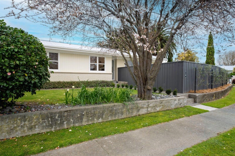 1 Ripon Place, Tamatea, Napier - Carousel 1