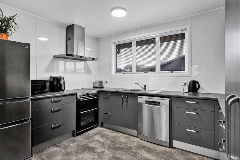 6 Davidson Street, Hawera - Carousel 2