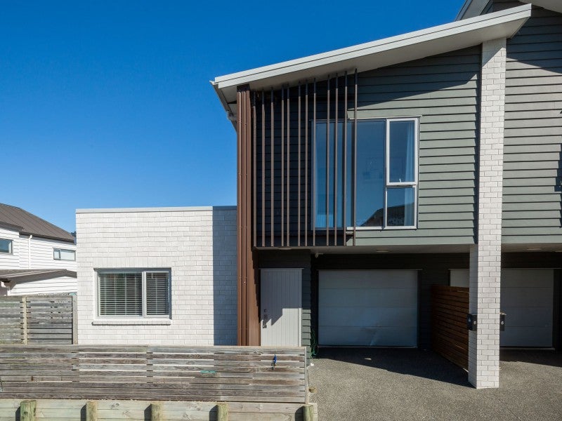 8 Springside Court, Huntington, Hamilton - Carousel 1