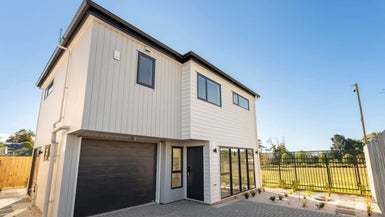 90E Seymour Road, Sunnyvale, Auckland - Carousel 1