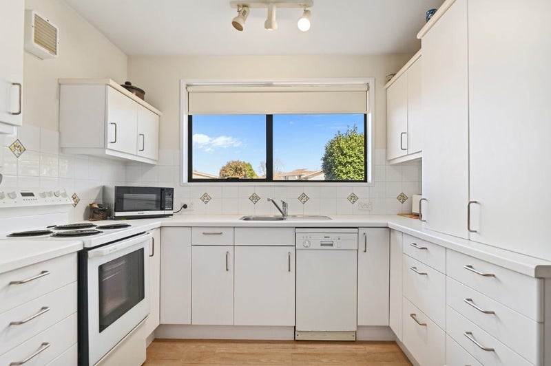 1/40 Ambleside Drive, Burnside, Christchurch - Carousel 2