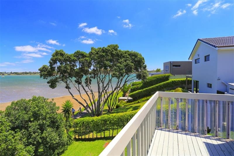 2/4 Arkley Avenue, Farm Cove, Auckland - Carousel 1