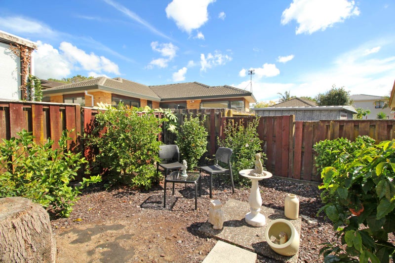 2/10 Sikkim Crescent, Clover Park, Auckland - Carousel 15