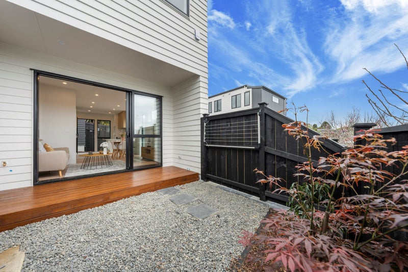 8/82 Rosewarne Crescent, Glendene, Auckland - Carousel 1