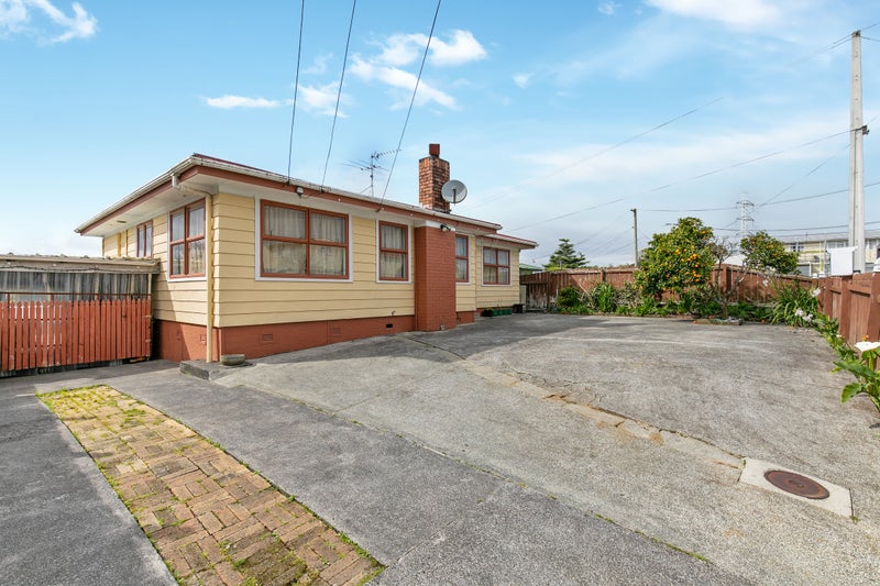 6 Garrett Place, Otara, Auckland - Carousel 2