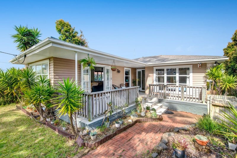 1/73 Chivalry Road, Glenfield, Auckland - Carousel 1