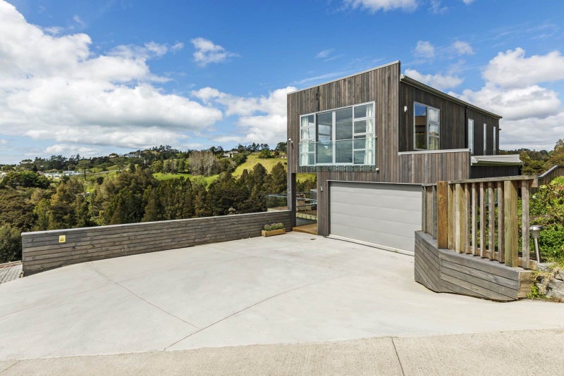 82 Vaughans Road, Albany - Carousel 1