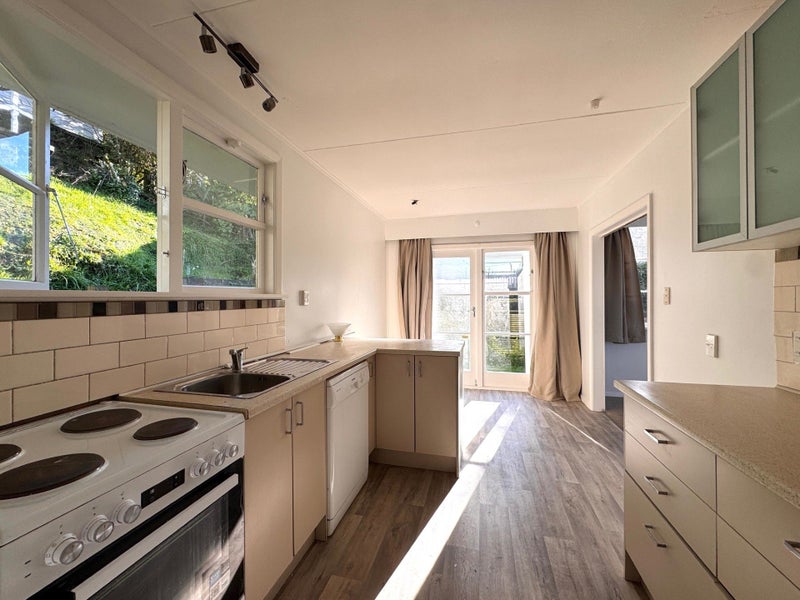 135 Ruskin Road, Newlands, Wellington - Carousel 2