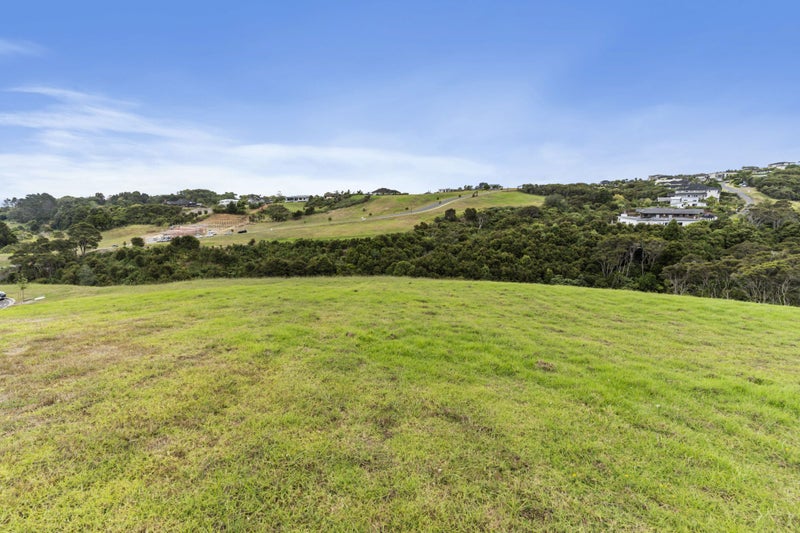 6 Rufina Way, Flat Bush, Auckland - Carousel 1